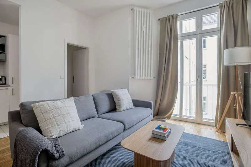 Beeindruckende 2-Zimmer Wohnung in Neukölln - voll möbliert — photo 1
